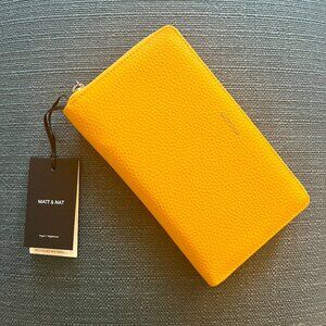 Matt & Nat TRIP VEGAN TRAVEL WALLET *NEW WITH TAGS* in Arancia